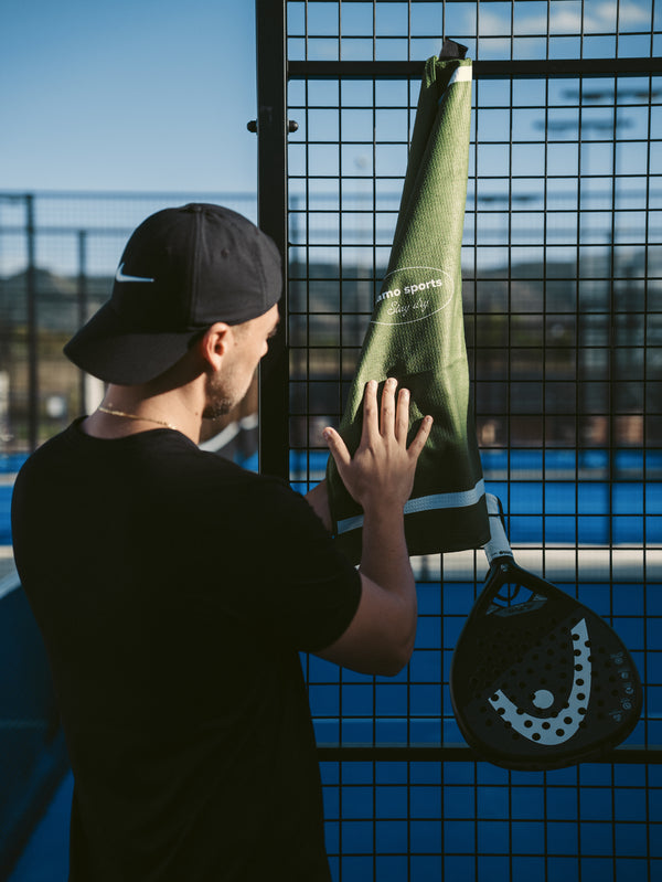 Magnetic Towel + 15 Overgrips Pack